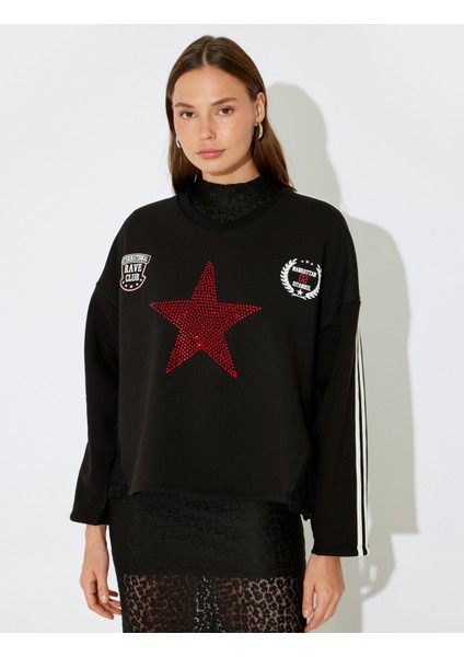 x Inji - Taşlı V Yaka Arkası Baskılı Biyeli Rahat Kalıp Kolej Sweatshirt modelleri