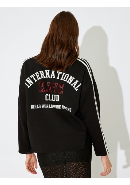 x Inji - Taşlı V Yaka Arkası Baskılı Biyeli Rahat Kalıp Kolej Sweatshirt fırsatları