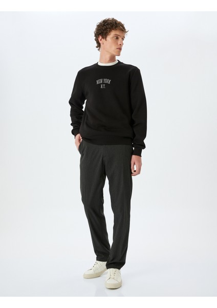 Bisiklet Yaka Slogan Işlemeli Sweatshirt fiyatları