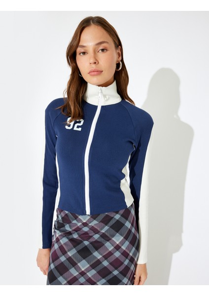 x Inji - Fermuarlı Dik Yaka Renk Bloklu Kolej Baskılı Uzun Kollu Slim Fit Tişört fiyatları
