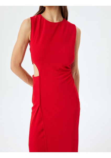 Yırtmaçlı Pencere Detaylı Yuvarlak Yaka Kolsuz Kruvaze Uzun Elbise indirimleri