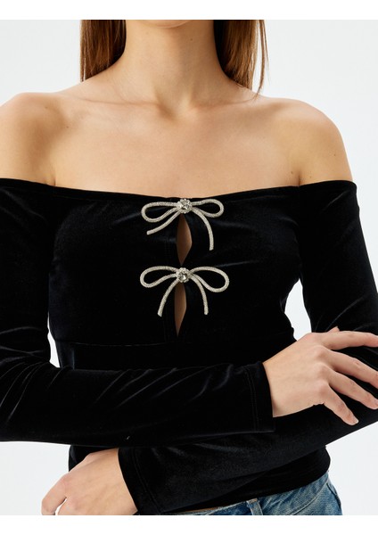 Metalik Fiyonk Detaylı Omzu Açık Kadife Bluz indirimleri