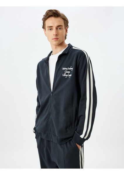 Dik Yaka Kolej Işlemeli Biyeli Cep Detaylı Pamuklu Fermuarlı Hırka modelleri