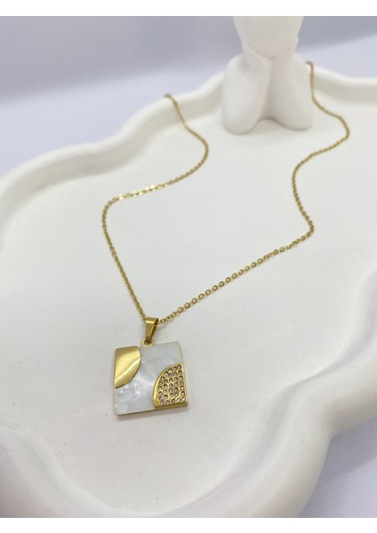 Lucky B&e Beyaz Sedefli Karo Model Çelik Kolye Gold