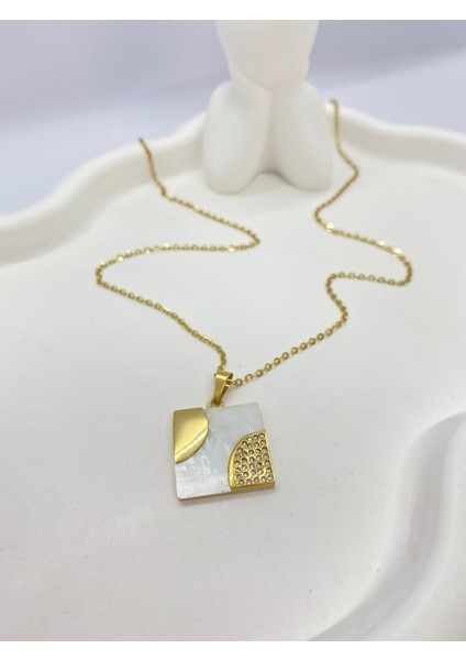 Lucky B&e Beyaz Sedefli Karo Model Çelik Kolye Gold fiyatları