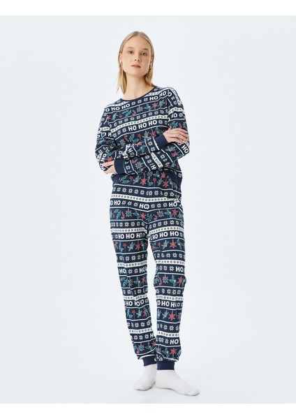 Yılbaşı Temalı Baskılı Pijama Takımı modelleri
