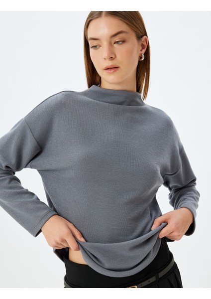 Dik Yaka Parlak Sweatshirt Uzun Kollu