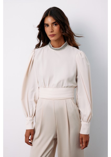 Yaka Aksesuarlı Bluz - Bej fiyatları
