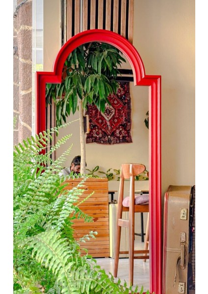 Queen Serisi Lake Boy Ayna