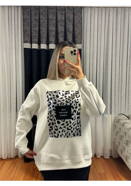 Leopar Detay Kapüşonlü Sweatshirt Beyaz