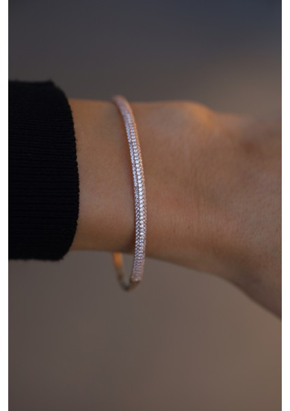 14 Ayar Altın Rose Yarım Tur Taşlı Kelepçe fırsatları