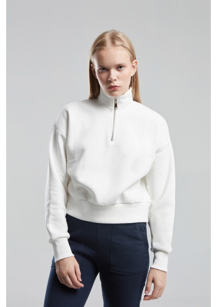 Kadın Beyaz Sweatshirt modelleri