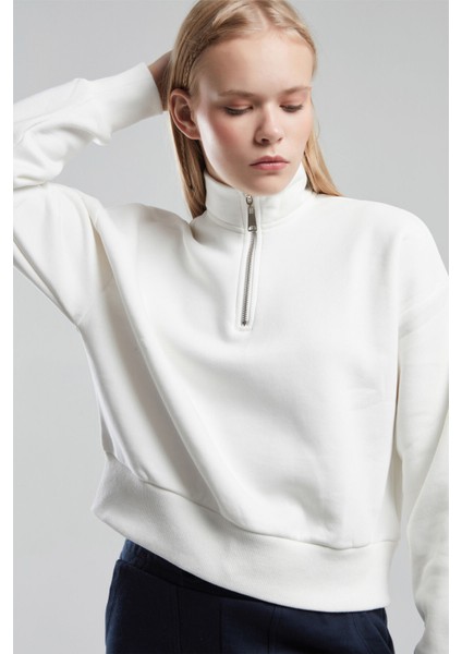 Kadın Beyaz Sweatshirt fırsatları