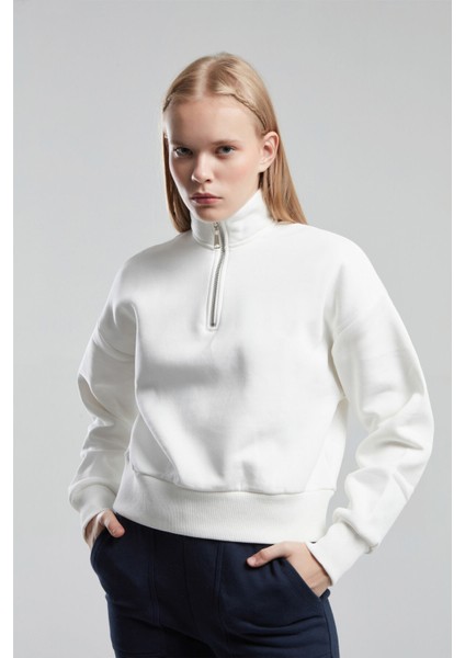 Kadın Beyaz Sweatshirt indirimleri