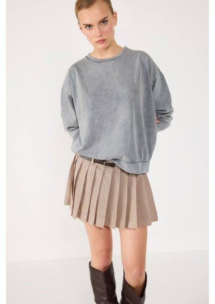 Bisiklet Yaka Basic Asit Yıkamalı Sweatshirt
