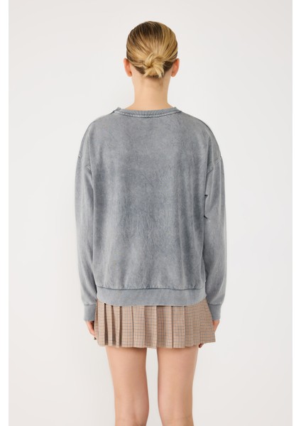Bisiklet Yaka Basic Asit Yıkamalı Sweatshirt