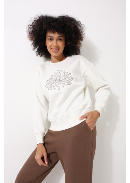 Ekru Önü Lotus Çiçeği Nakış Işlemeli Bisiklet Yaka Oversize Kadın Sweatshirt - 2447