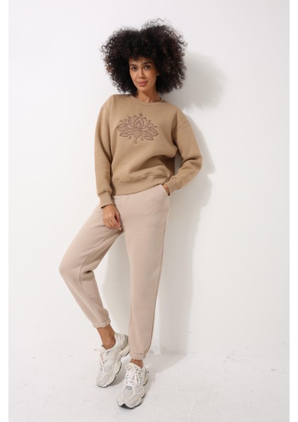 Kamel Önü Lotus Çiçeği Nakış Işlemeli Bisiklet Yaka Oversize Kadın Sweatshirt - 2447 modelleri