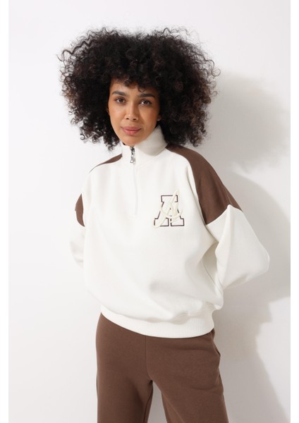Kahverengi Kadın Yarım Balıkçı Yaka Fermuarlı Blok Parçalı Nakış Detaylı Oversize Sweatshirt - 2451 fırsatları