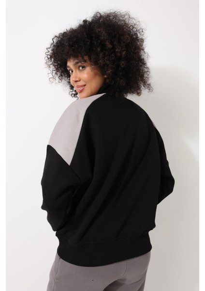 Siyah Kadın Yarım Balıkçı Yaka Fermuarlı Blok Parçalı Nakış Detaylı Oversize Sweatshirt - 2451