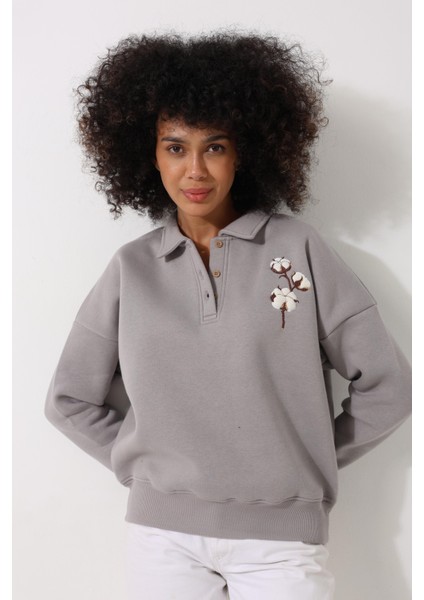 Gri Kadın Polo Yaka Göğsü Pamuk Dalı Nakış Işlemeli Oversize Sweatshirt - 2452