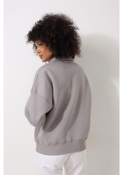Gri Kadın Polo Yaka Göğsü Pamuk Dalı Nakış Işlemeli Oversize Sweatshirt - 2452 indirimleri