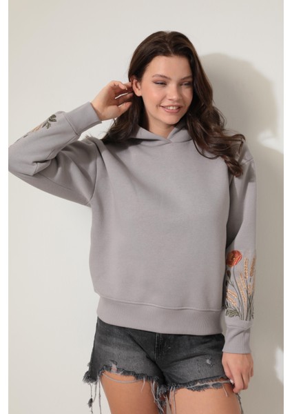 Gri Kolları Başak Nakışlı Kapüşonlu Sweatshirt - 2428