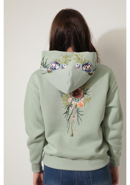 Yeşil Sırtı ve Kapüşonu Gül Dalı Nakışlı Kapüşonlu Sweatshirt - 2430