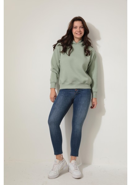 Yeşil Sırtı ve Kapüşonu Gül Dalı Nakışlı Kapüşonlu Sweatshirt - 2430