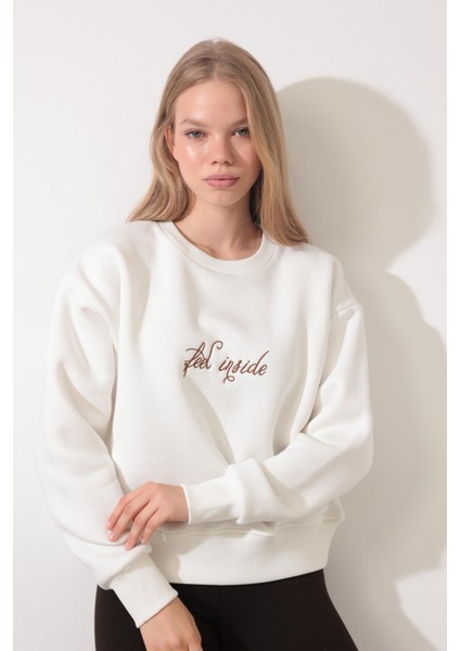 Ekru Sırtı Leylek Nakış Işlemeli Bisiklet Yaka Sweatshirt - 2436