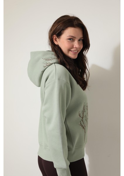 Yeşil Önü ve Kapüşonu Dal Nakışlı Kapüşonlu Sweatshirt - 2429 modelleri