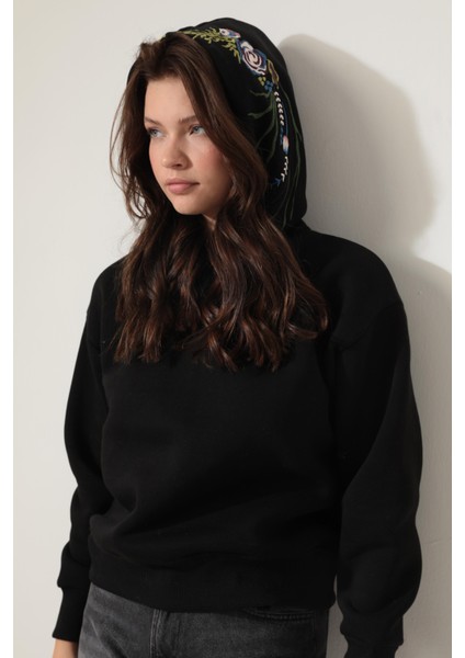 Siyah Sırtı ve Kapüşonu Gül Dalı Nakışlı Kapüşonlu Sweatshirt - 2430 modelleri