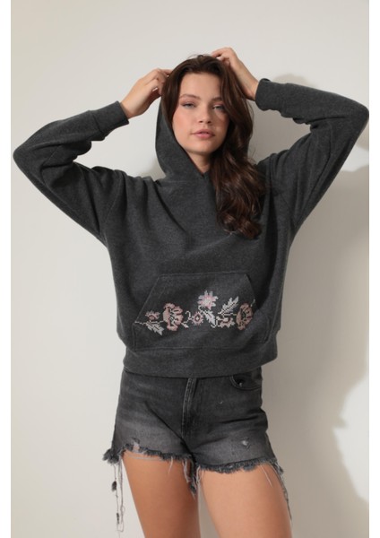 Antrasit Önü Kanaviçe Nakışlı Kanguru Cepli Kapüşonlu Selanik Sweatshirt - 2431
