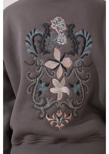 Antrasit Sırtı Etnik Çiçek Nakış Işlemeli Bisiklet Yaka Sweatshirt - 2438