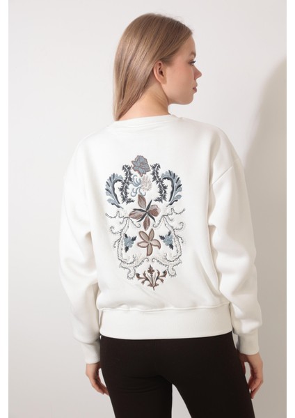 Ekru Sırtı Etnik Çiçek Nakış Işlemeli Bisiklet Yaka Sweatshirt - 2438