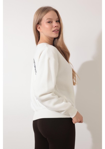 Ekru Sırtı Etnik Çiçek Nakış Işlemeli Bisiklet Yaka Sweatshirt - 2438 indirimleri