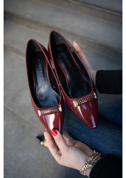 Jamia Bordo Rugan Sivri Burunlu Taşlı Aksesuar Detaylı Kadın Babet fırsatları