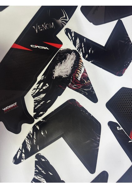 Bajaj RS200 Venom Sticker Etiket Parçalı Kaplama Modeli fiyatları