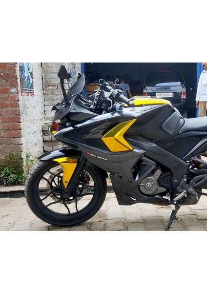 Bajaj RS200 Gold Kaplama Parçalı Etiket Modeli