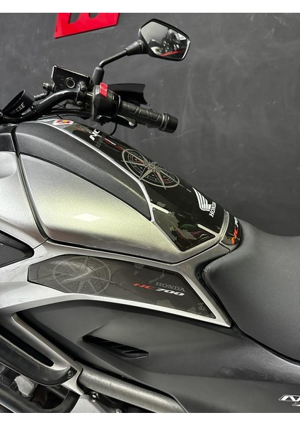 Honda NC700 Tank Pad Takım Damla Sticker Etiket Modeli