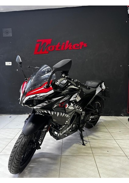 Bajaj RS200 (Köpekbalığı) Shark Siyah Beyaz Sticker Kaplama Modeli fırsatları