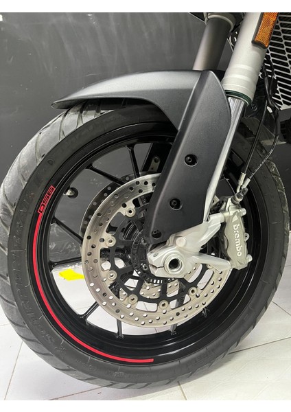 Ducati Multistrada Ön Çamurluk Karbon Sticker Etiket Modeli modelleri