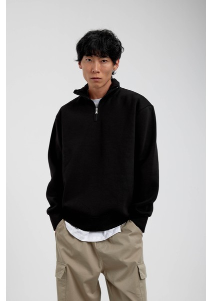 Siyah Yakası Fermuarlı Basic Şardonlu Sweatshirt