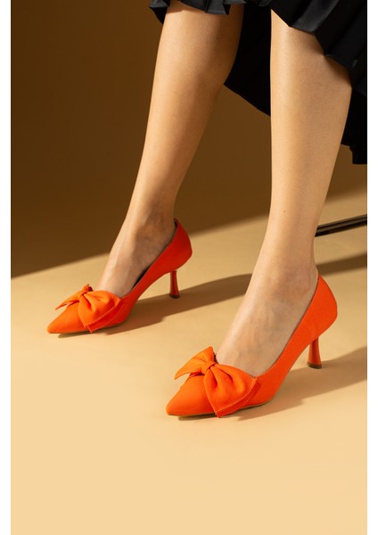 Fiyonk Detaylı Sivri Burun Saten Kumaş Kadın Topuklu Ayakkabı 43-43-24SATEN