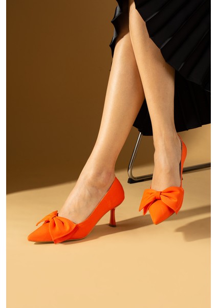 Fiyonk Detaylı Sivri Burun Saten Kumaş Kadın Topuklu Ayakkabı 43-43-24SATEN fiyatları