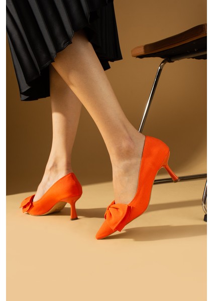 Fiyonk Detaylı Sivri Burun Saten Kumaş Kadın Topuklu Ayakkabı 43-43-24SATEN modelleri