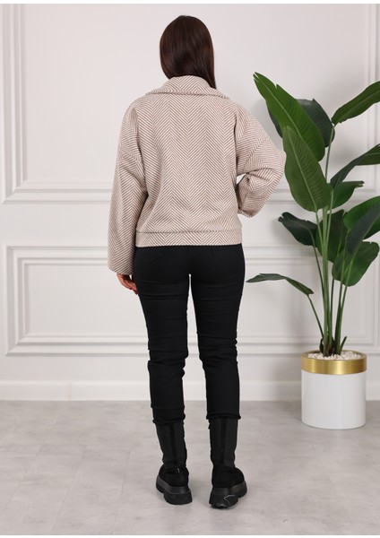 Kadın Balık Sırtı Düğmeli Kısa Kaşe Kaban fırsatları