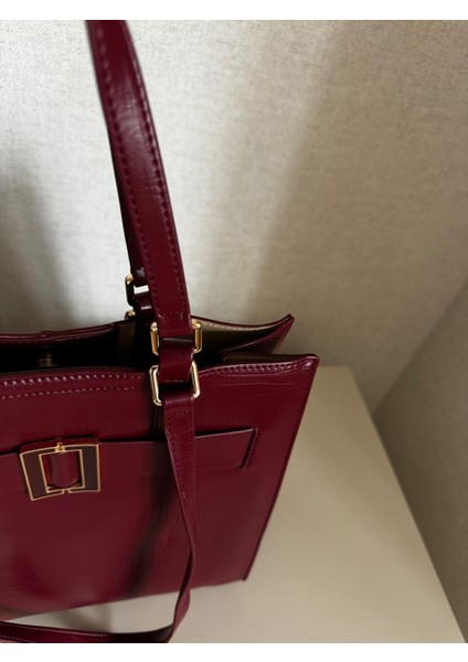 Sarı Metal Detaylı Bordo Klasik Çanta