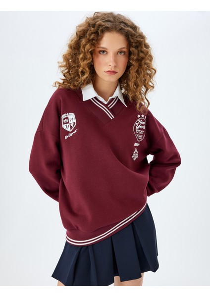V Yaka Kolej Baskılı Biyeli Şardonlu Oversize Sweatshirt