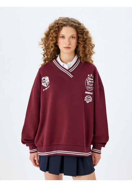 V Yaka Kolej Baskılı Biyeli Şardonlu Oversize Sweatshirt modelleri